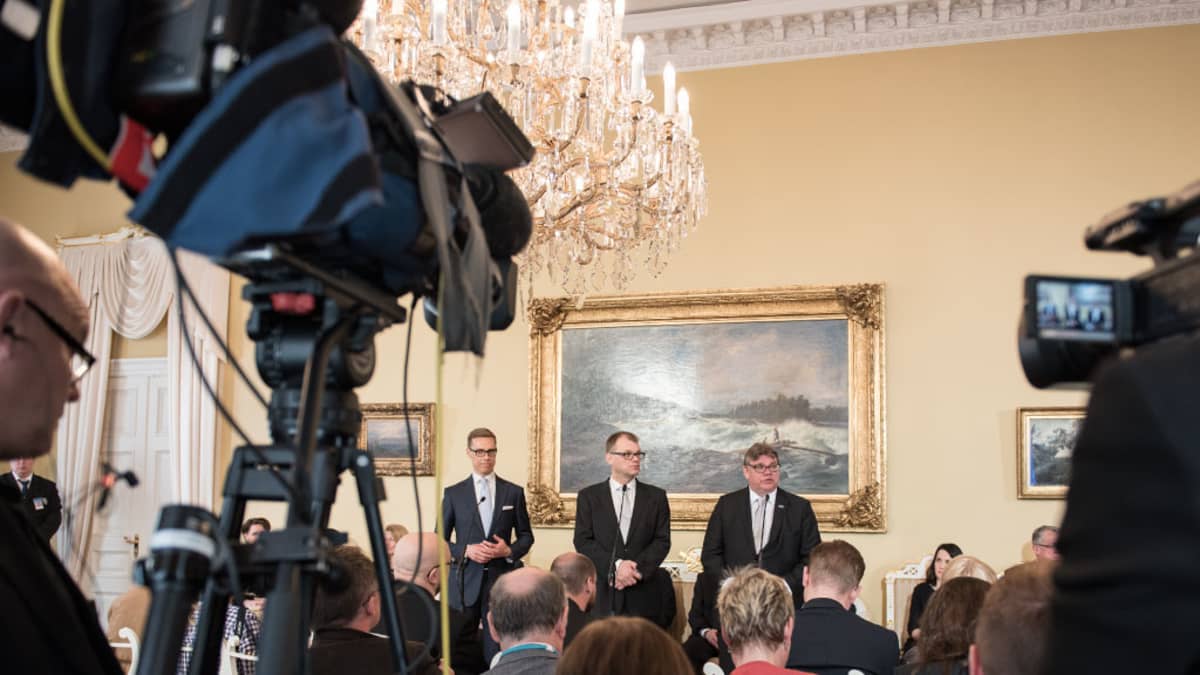 Alexander Stubb, Juha Sipilä ja Timo Soini pitää infoa Smolnassa 29. toukokuuta.