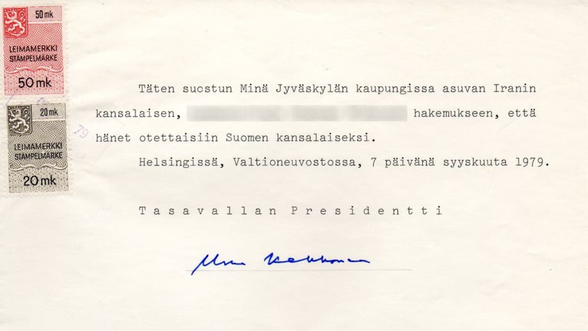 Presidentti Urho Kekkosen allekirjoittama Suomen kansalaisuus vuodelta 1979.