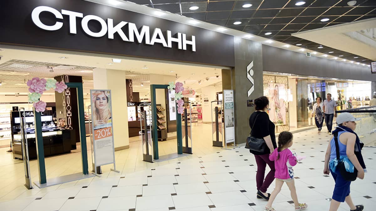 Stockmannin myymälän sisäänkäynti Venäläisessä ostoskeskuksessa.