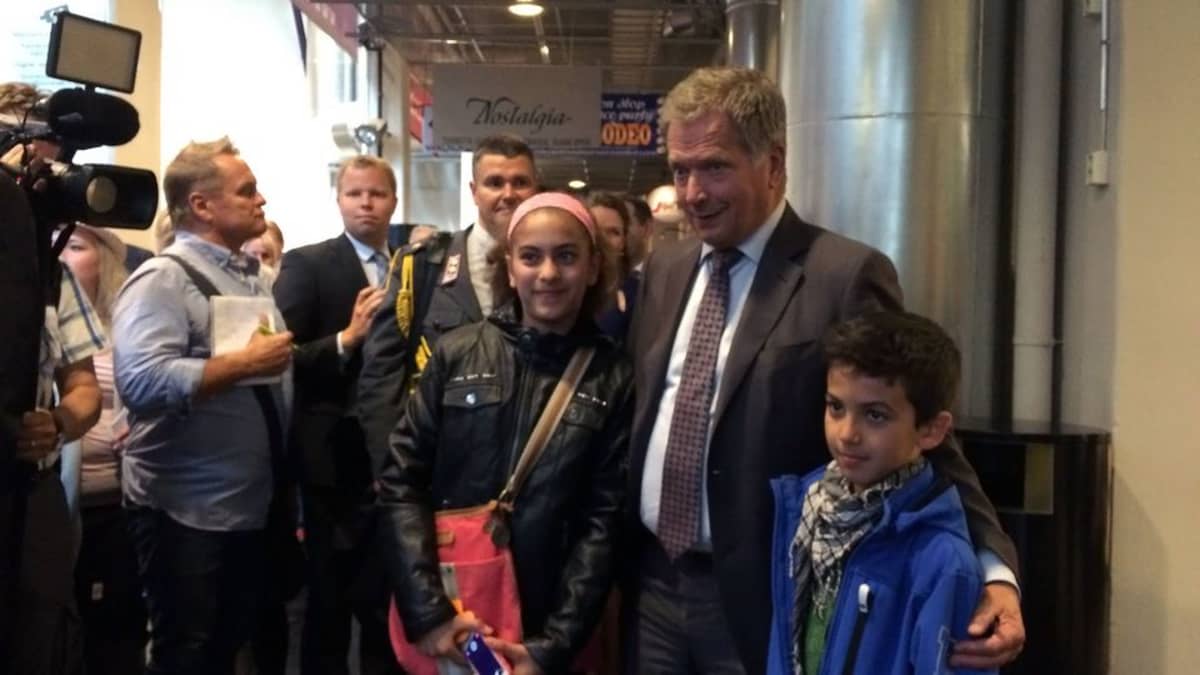 Aya Al-Shmes, Sauli Niinistö ja Fares Al-Shmes Tampereella