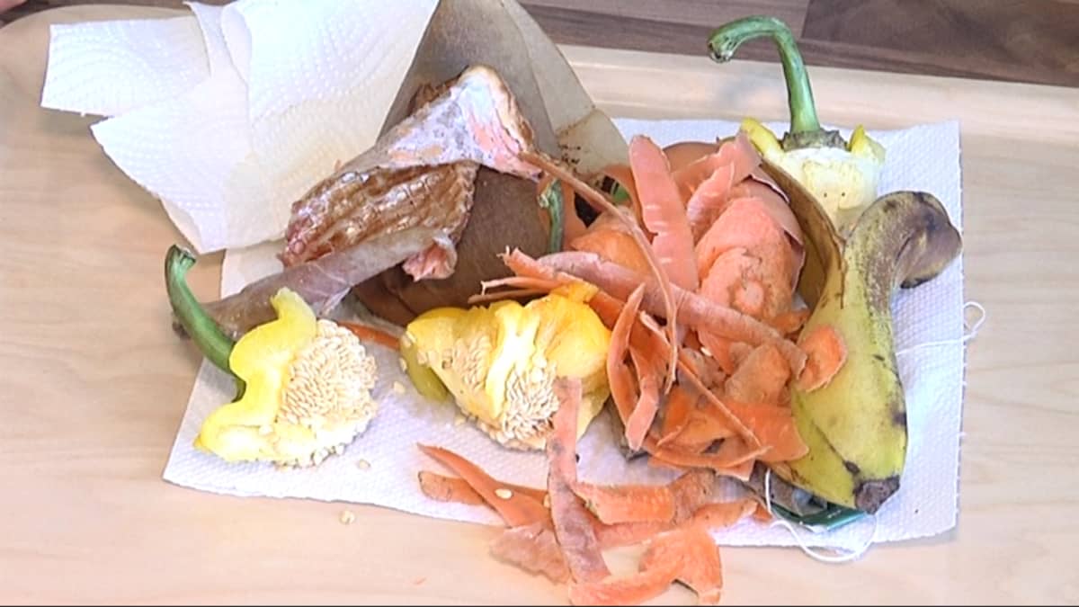 Biojätettä tarjottimella