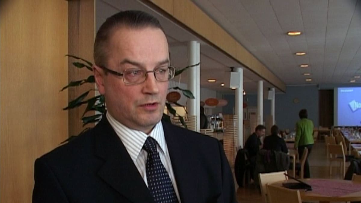 UPM Voikkaan tehtaanjohtaja Raimo Särkelä vuonna 2006