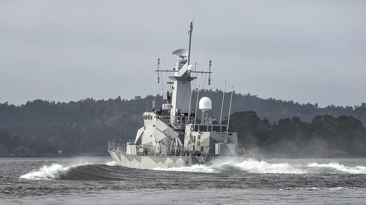 ruotsalainen sotalaiva vesillä