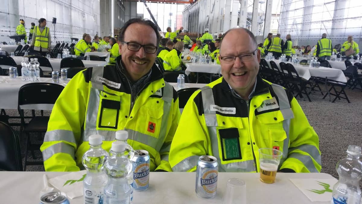 Biotuotetehtaan rakennuspäällikkö Pekka Salomaa ja projektijohtaja Timo Merikallio.
