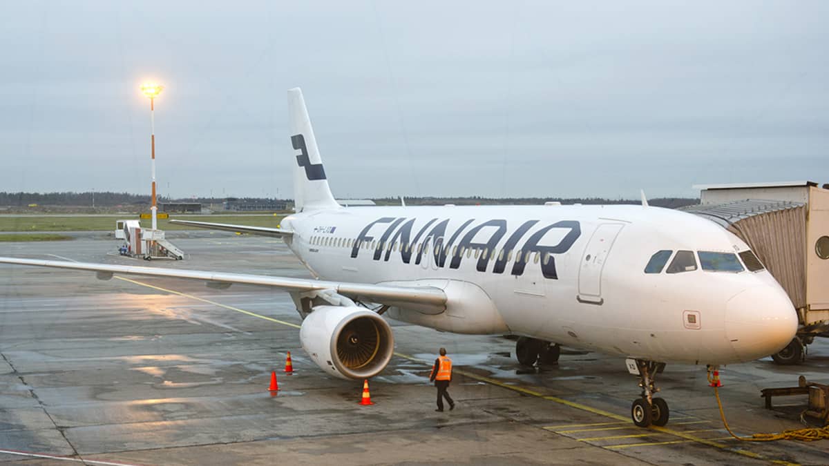 Finnairin kone kentällä