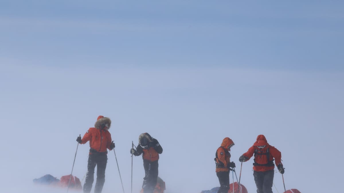 Arktinen retkikunta ylitti Grönlannin jäätikön.