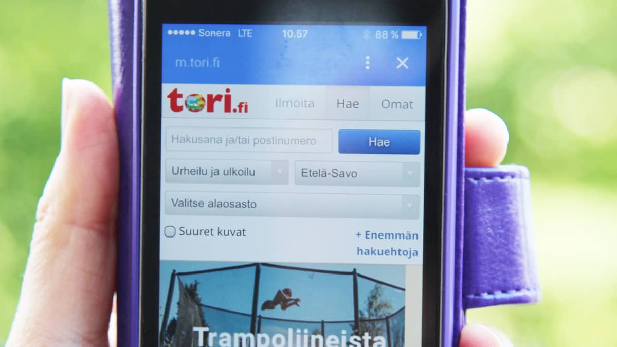 Tori.fi auki kännykän näytöllä.