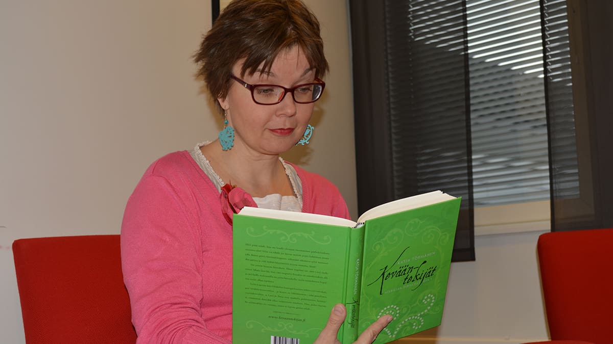 Oululaiskirjailija Katja Törmänen julkaisi teoksensa joukkorahoituksen turvin.