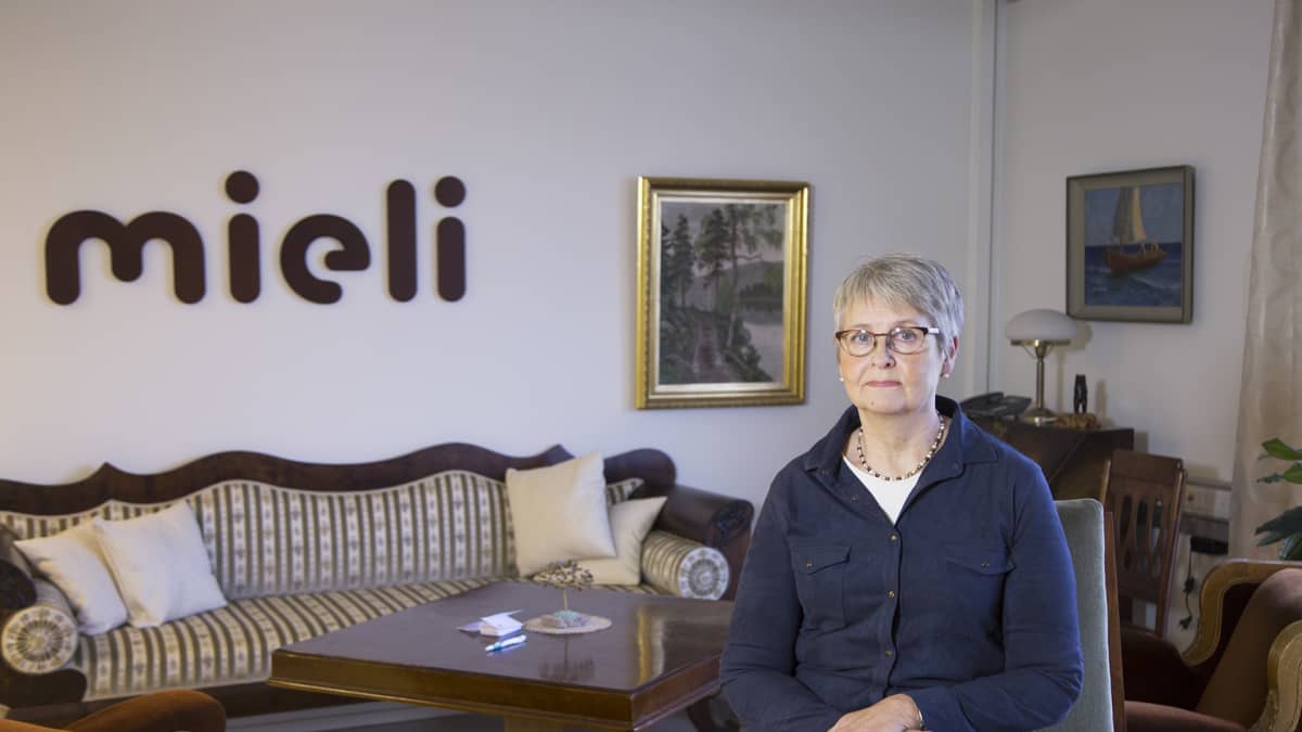 Mielenterveysseuran kriisikeskustoiminnan johtaja Outi Ruishalme
