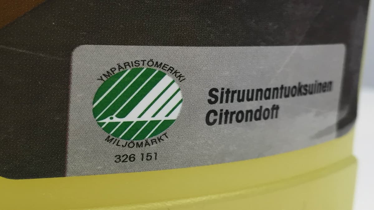 Ympäristömerkki pesuaineessa.