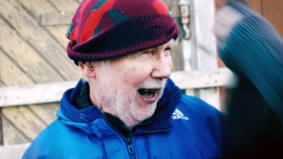 Pysäytyskuva Tiisun musiikkivideosta.