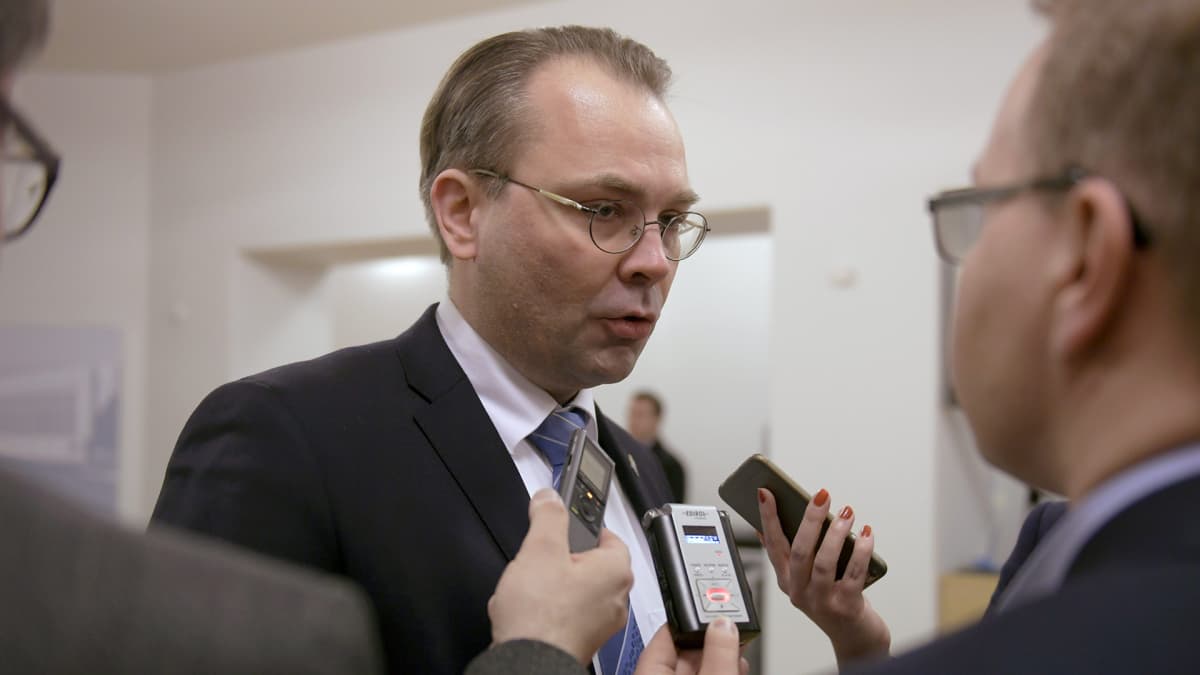 Puolustusministeri Jussi Niinistö eduskunnassa 8. helmikuuta 2017.