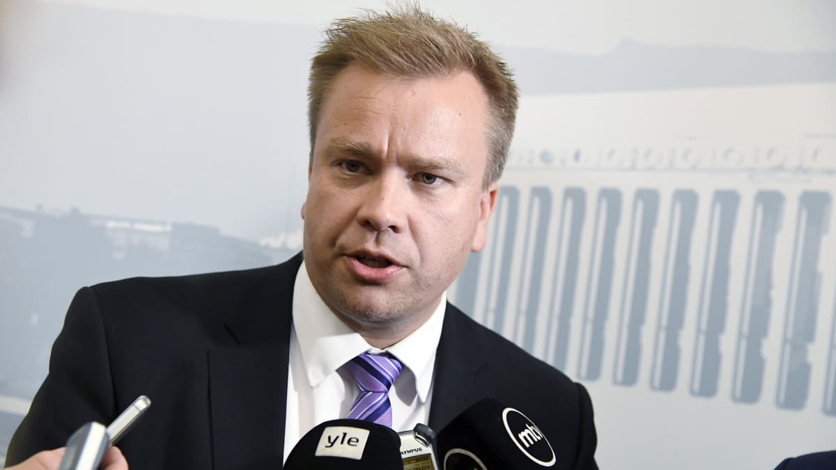 Keskustan eduskuntaryhmän puheenjohtaja Antti Kaikkonen 