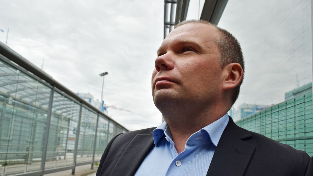 Suomen rajavartiolaitoksen Nigerian yhdyshenkilö Jarno Pölönen.