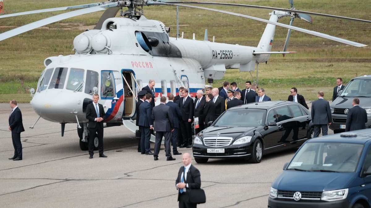 Putin saapuu Savonlinnan lentkokentälle