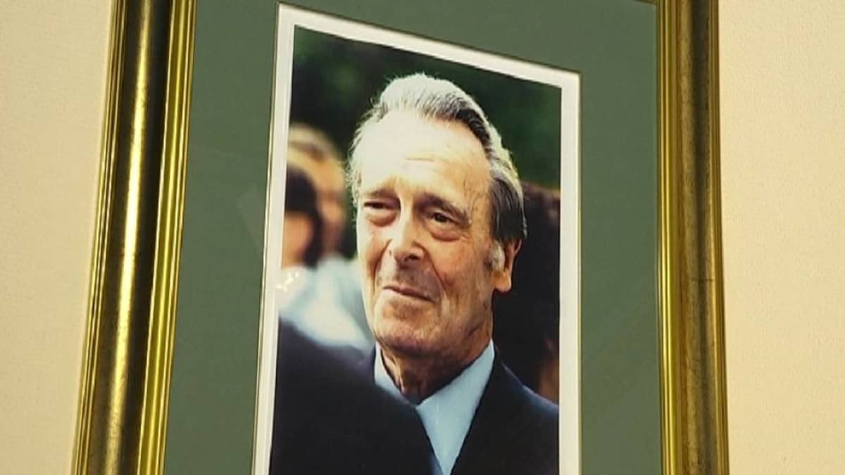 Vladimir Kirillovitš Romanov - Venäjän keisari Aleksanteri II:n pojanpojanpoika. Haikon kartano.