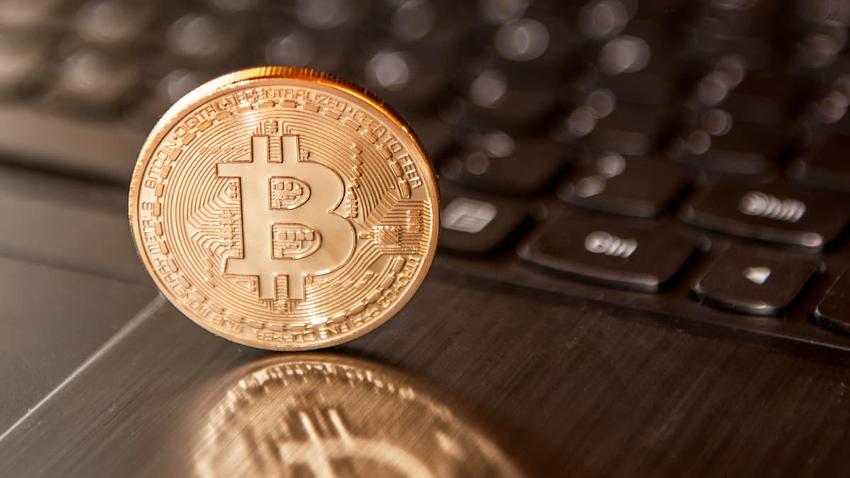 Bitcoin raha symboli.