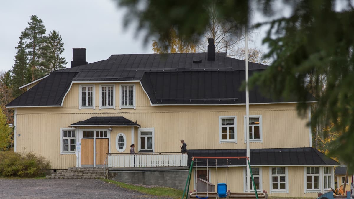 Röykän-Leppälammen nuorisoseurantalo.