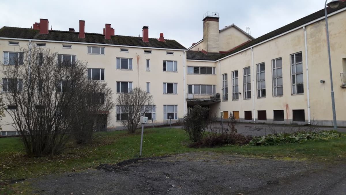Huittisten Lauttakylän koulurakennus on poissa käytöstä sisäilmaongelmien takia