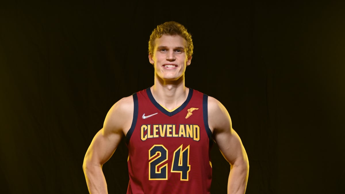 Lauri Markkanen #24,  Cleveland Cavaliersin mediapäivä 27.9. 2021