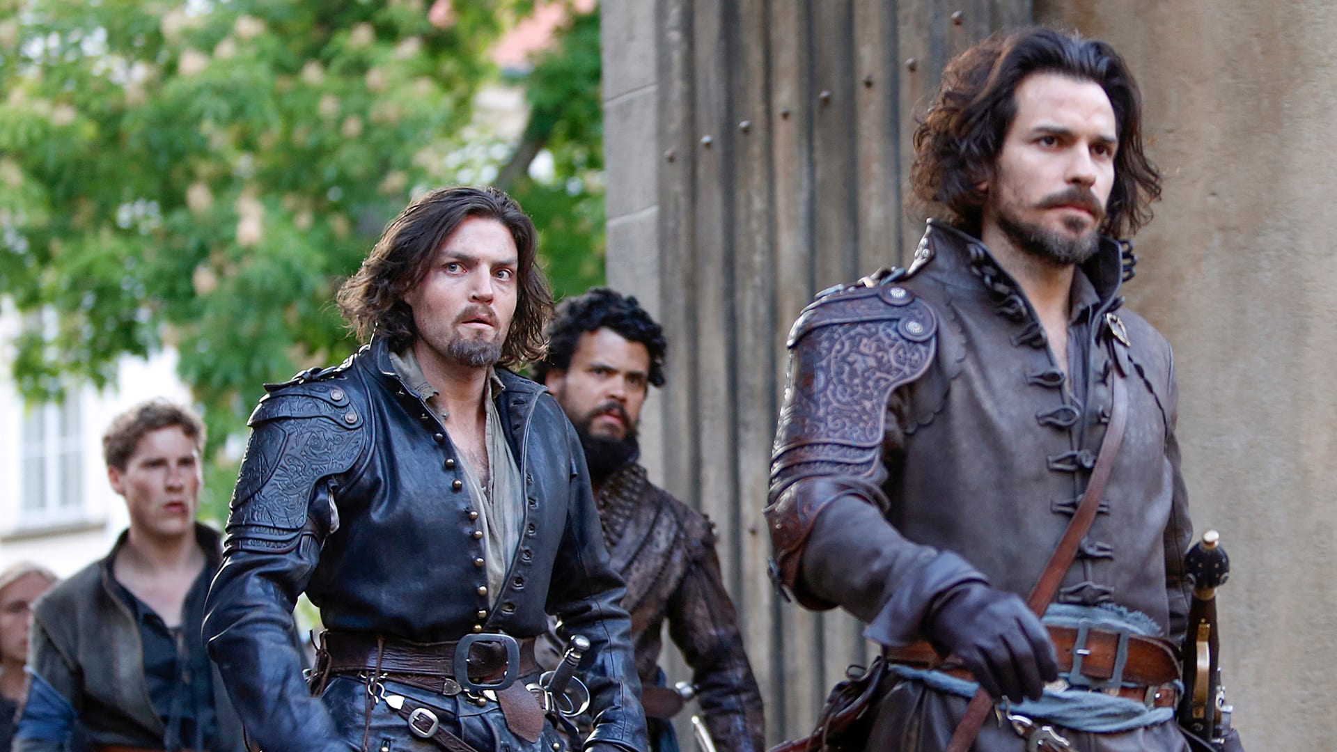 Мушкетеры сериал портос. Три мушкетера 2 дата выхода. Сериал мушкетеры сезон 2 сезон. Мушкетёры сериал 2 сезон люк паскуалино. Эмма лаундес мушкетеры.