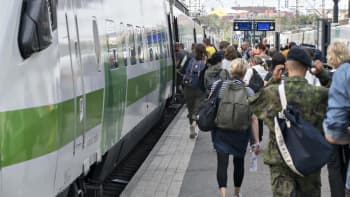 Jääkö kunnossapito isojen ratahankkeiden alle - tunnin junan hyödyt ja haitat