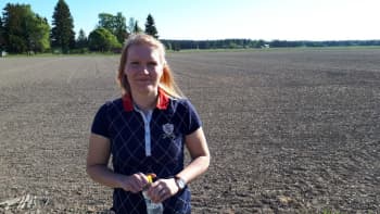 Viljelijä ja Pro Agria asiantuntija Elina Valkeinen