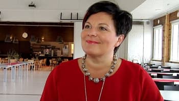 Sunnuntaivieras: Värttinän Sari Kaasinen tarjoilee mielen ja vatsan täytettä