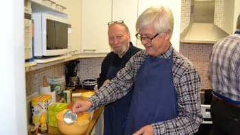 Yövieras: Marttaherrat välimerellisten herkkujen parissa