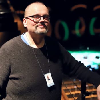 Janne Auvinen johtaa kulttuuritaloa pehmein arvoin: "Esitysten synnyttäminen on niin sydämen läpi tulevaa"