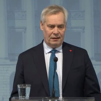 Pääministerin tiedotustilaisuus postikiistasta