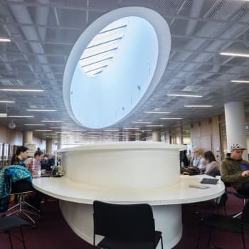 Kuinka lisätä paikkoja korkeakoulutukseen ja minne? Kaksi kolmesta jää ilman opiskelupaikkaa