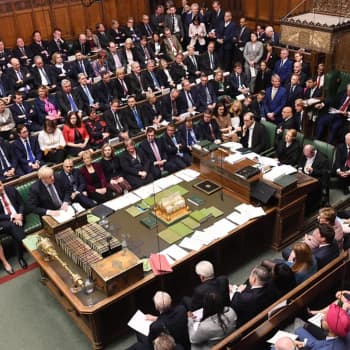 Analyysi brittiparlamentin brexit-istunnoista - muistetaanko alahuoneessa ihmisyys?