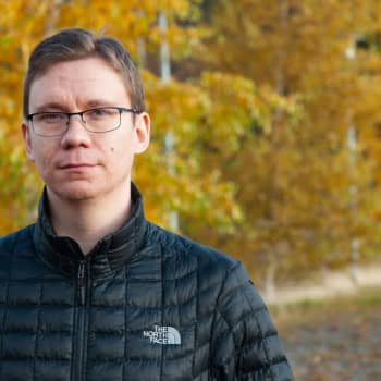 Nu finns Tomas "Tomppi" Bäcks memes i bokform
