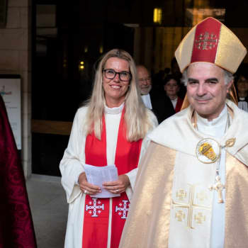 Maria Leppäkari vihittiin ensimmäisenä naisena luterilaisen seurakunnan papiksi Jerusalemissa.