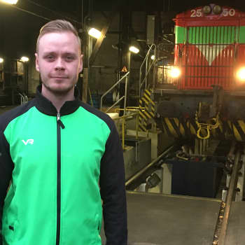 Veturinkuljettaja Jyri Hämäläinen on törmännyt neljästi junalla hirveen - "Kyllä se aikamoinen pamaus on"