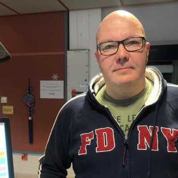 Ambulanssi on ollut Seppo Haapsaaren työpaikkana jo 21 vuotta - "Hälytysajossa on oltava aina pieni jännitys"