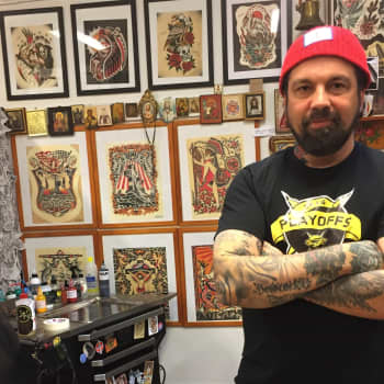 Tatuoinnit kaulaan ja kämmenselkiin on ansaittava
