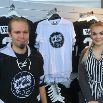 Fanituotteet ovat kannatuksen ydin, Tepsin myymälä on mustavalkoinen