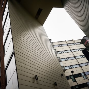 Mitä tehdä kahtia jakautuneille asuntomarkkinoille? "Väestökehitys on se avainsana"
