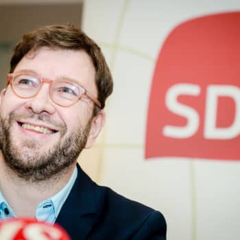 Miksi suomalainen työelämä vaikuttaa kireältä ja raskaalta, työministeri Harakka?