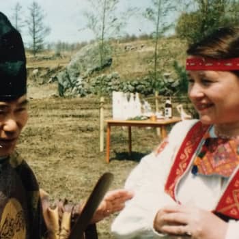 Kuusi kuvaa japanilaisen kulttuurin tuntijan, Riitta Oikawan elämästä