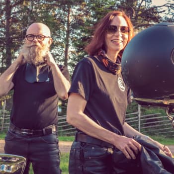 Varför skulle vi sluta åka motorcykel? Vi älskar ju vår hobby.