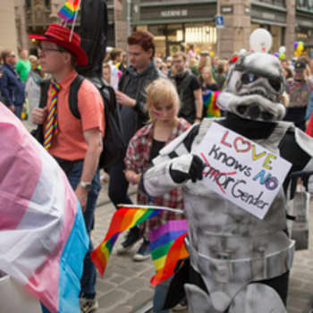 Kirkon tuki Pride-tapahtumalle nostattaa tunteita: "Moni pelkää jopa lopun aikoja"