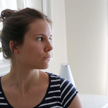 ”Plötsligt börjar folk skrika” - Melina von Kraemer blev nedknuffad av en kappsäck i rulltrappan