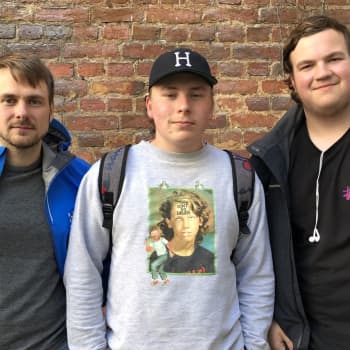 Bibliotekarien Mikael Gros utmanade sig med att försöka få unga killar att läsa böcker