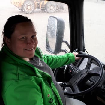 Tractor Pulling vei Hanna Puikkosen mennessään - SM-pronssimitalisti lähtee kisaamaan mestaruudesta Pikku Haraldilla