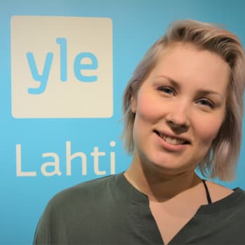 Lahtelainen ASMR-artisti kuiskailee suoraan korvaan rauhoittavia asioita