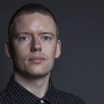 Anton Vanha-Majamaa: Ahdistus on aikamme sitkein trendi, ja nyt sillä mainostetaan kaikkea sihijuomista pakastepihveihin