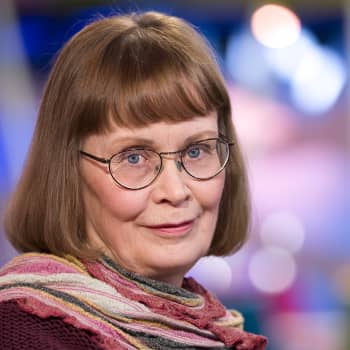 Kääntäjä Arja Pikkupeura kertoo Ljudmila Ulitskajan kirjasta Meidän tsaarimme väkeä